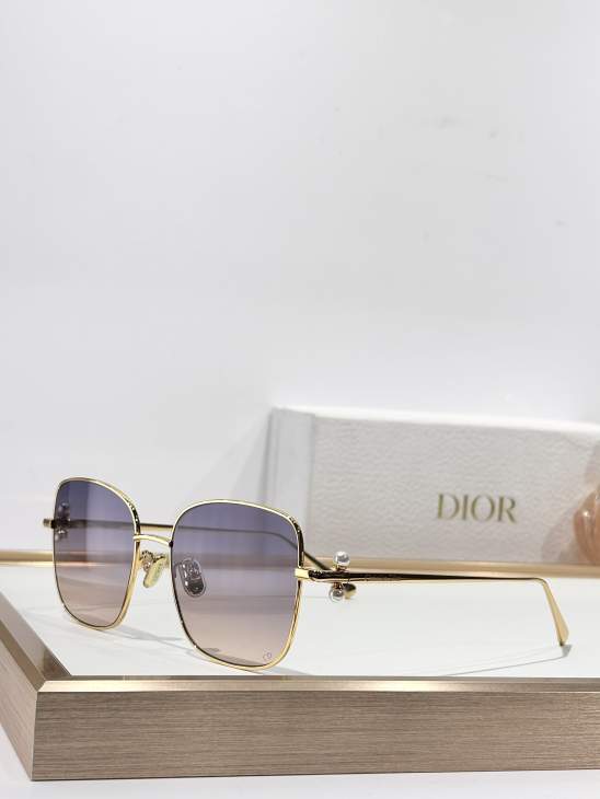 Picture of Dior Sunglasses _SKUfw76705628fw